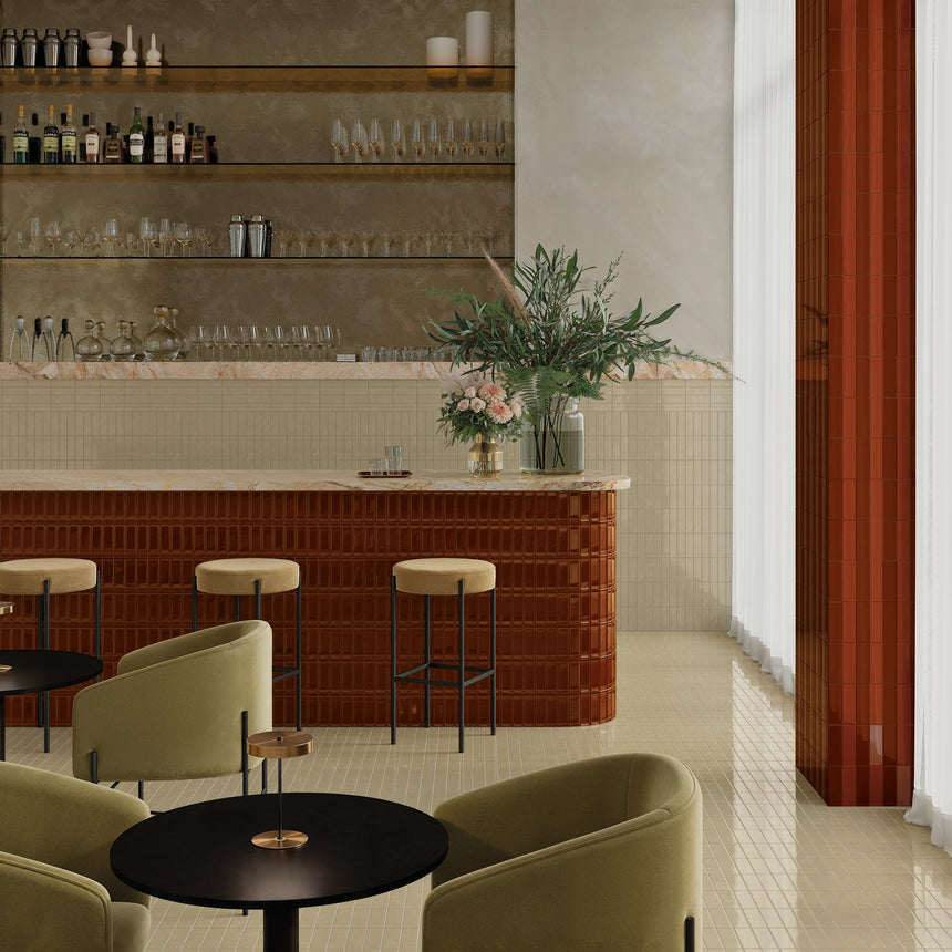 Bar interior with Rim Saffron Dark counter cladding, a Micare Linen Dark back wall and a Saffron Medium and Dark pillar.
