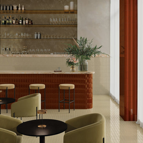 Bar interior with Rim Saffron Dark counter cladding, a Micare Linen Dark back wall and a Saffron Medium and Dark pillar.